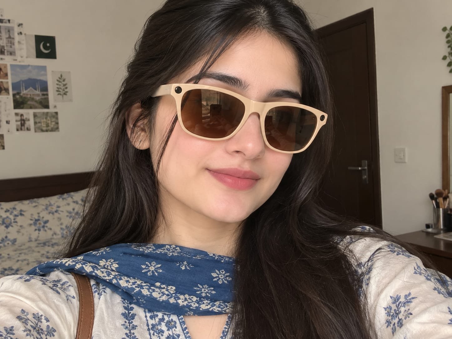 Woman wearing cream Ainvue sunglasses